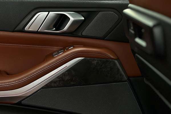 2021 BMW X7 xDrive30d M Sport Dark Shadow Edition G07