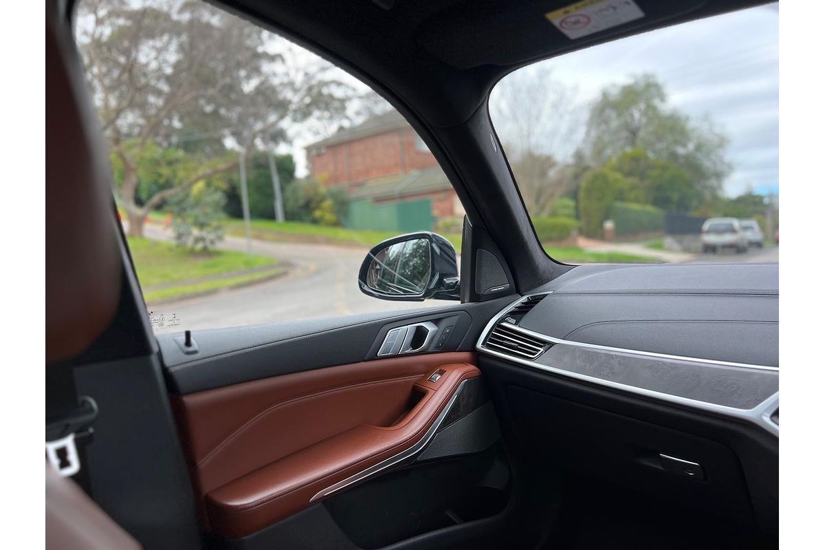 2021 BMW X7 xDrive30d M Sport Dark Shadow Edition G07