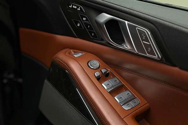 2021 BMW X7 xDrive30d M Sport Dark Shadow Edition G07