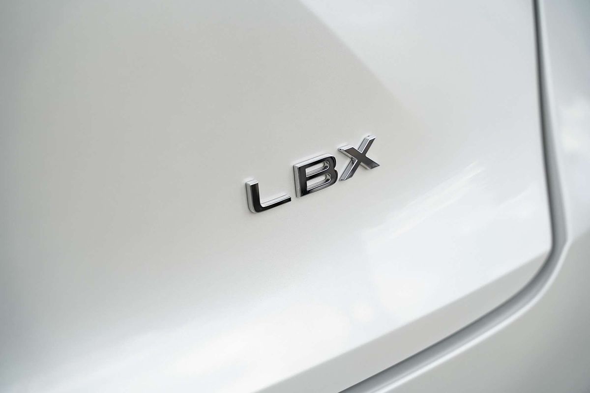 2024 Lexus LBX Luxury MAYH10R