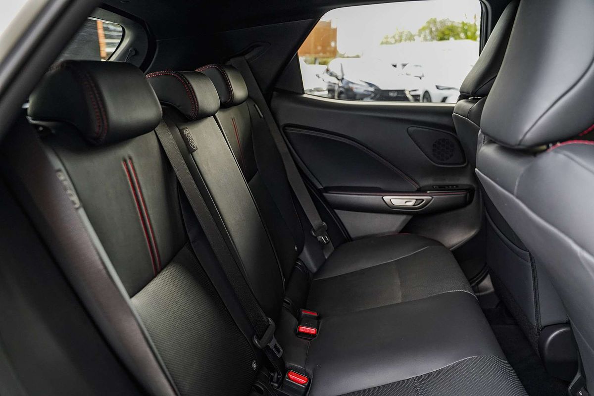 2024 Lexus LBX Luxury MAYH10R