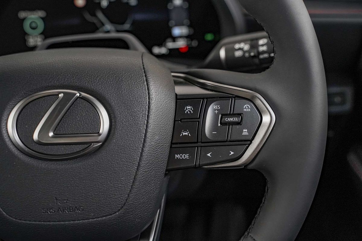 2024 Lexus LBX Luxury MAYH10R