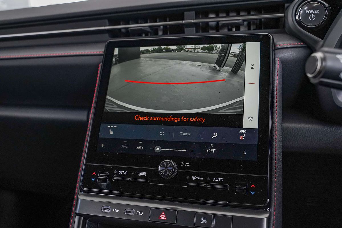 2024 Lexus LBX Luxury MAYH10R