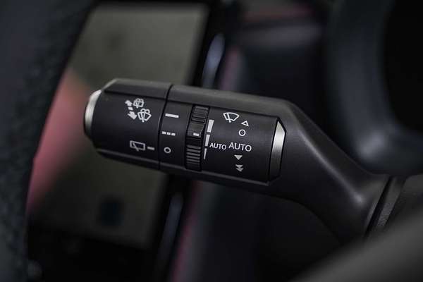 2024 Lexus LBX Luxury MAYH10R