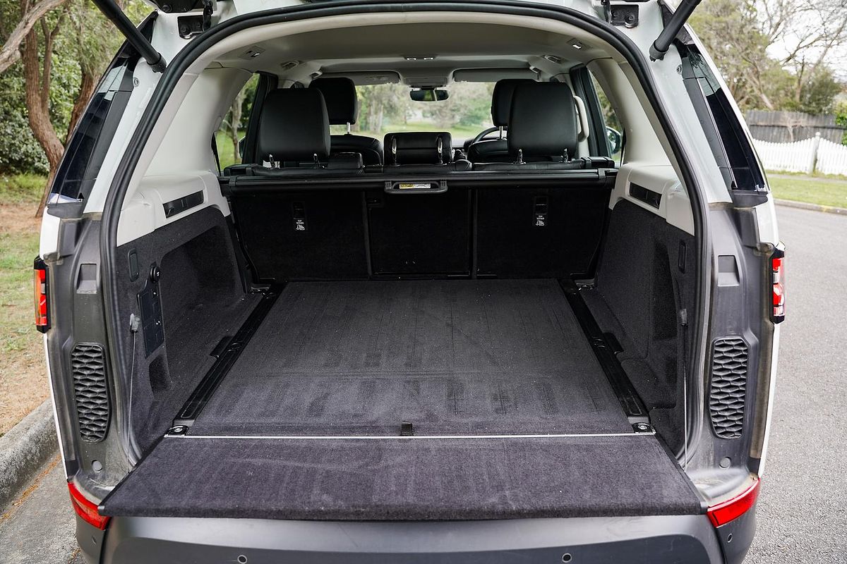 2018 Land Rover Discovery TD6 HSE Luxury Series 5