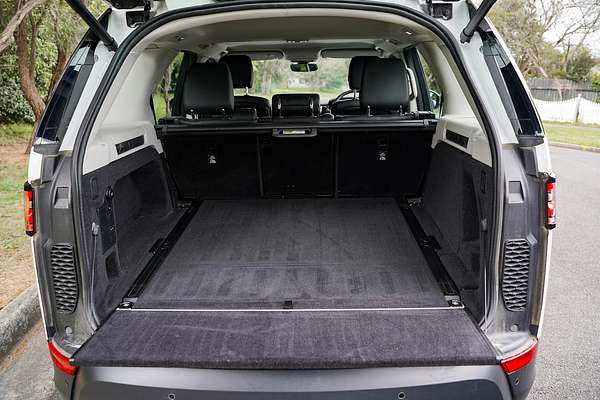 2018 Land Rover Discovery TD6 HSE Luxury Series 5
