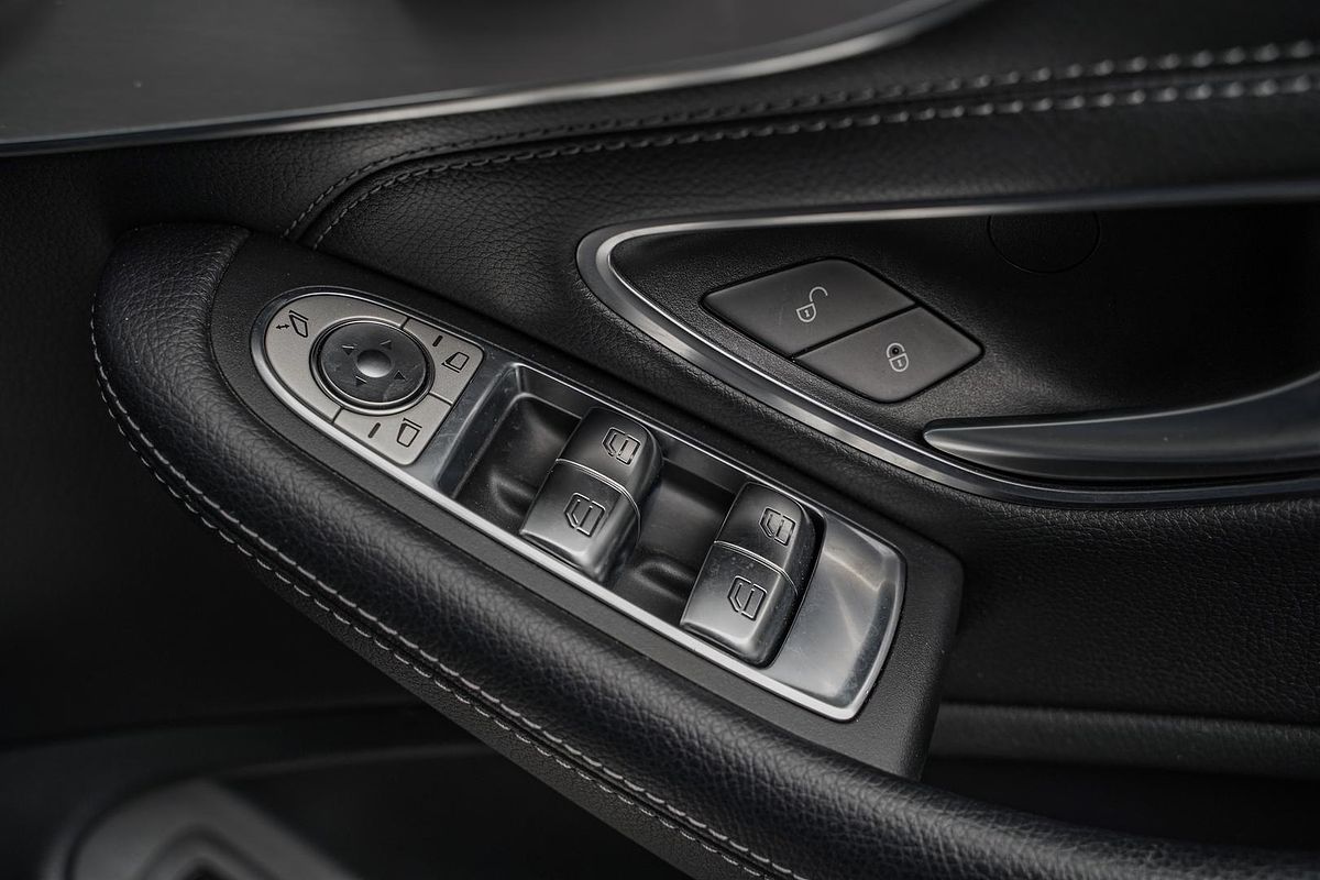 2018 Mercedes-Benz C-Class C300 A205