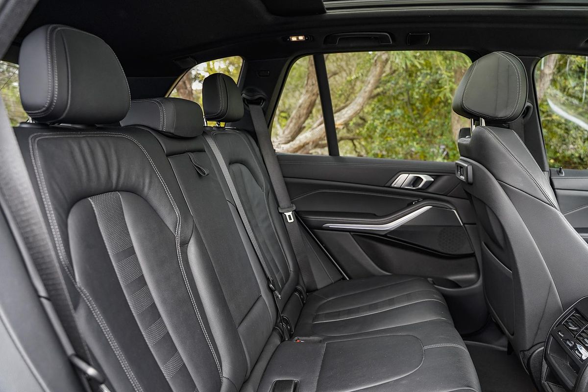 2020 BMW X5 M50i Pure G05