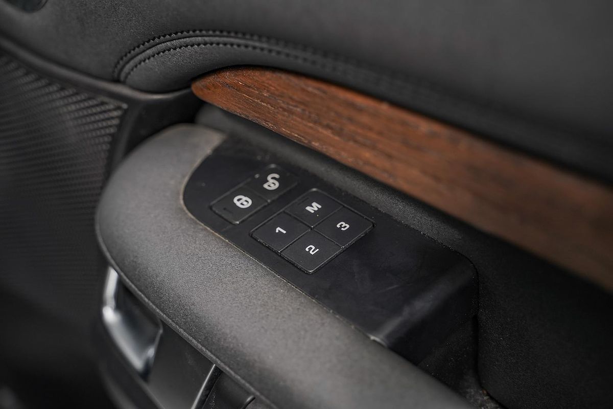 2018 Land Rover Discovery TD6 HSE Luxury Series 5