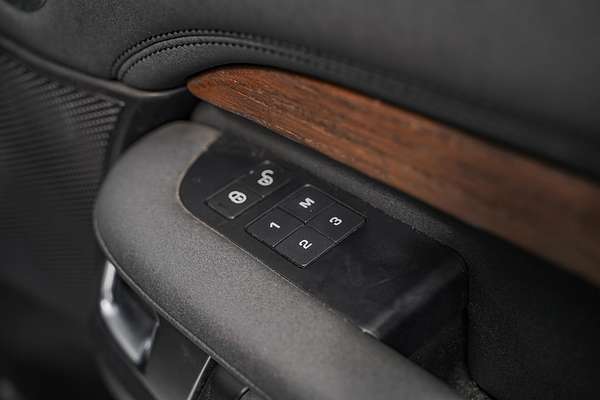 2018 Land Rover Discovery TD6 HSE Luxury Series 5
