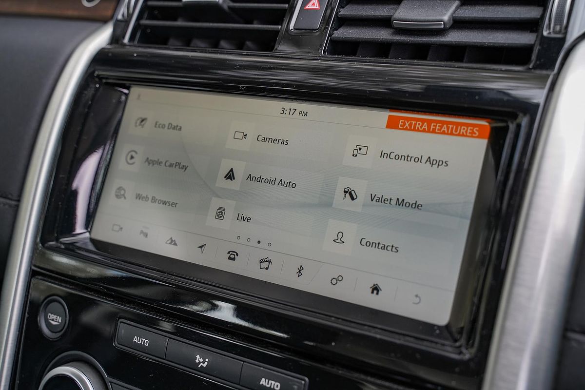 2018 Land Rover Discovery TD6 HSE Luxury Series 5
