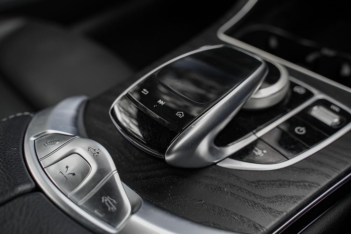 2018 Mercedes-Benz C-Class C300 A205