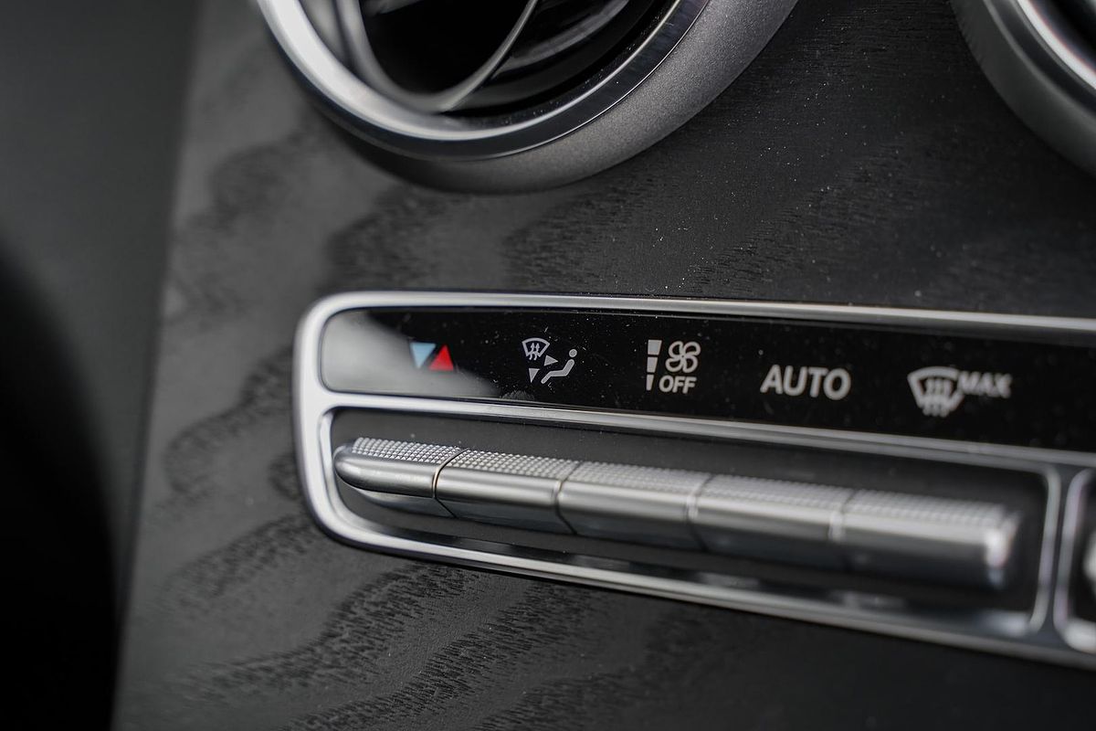 2018 Mercedes-Benz C-Class C300 A205