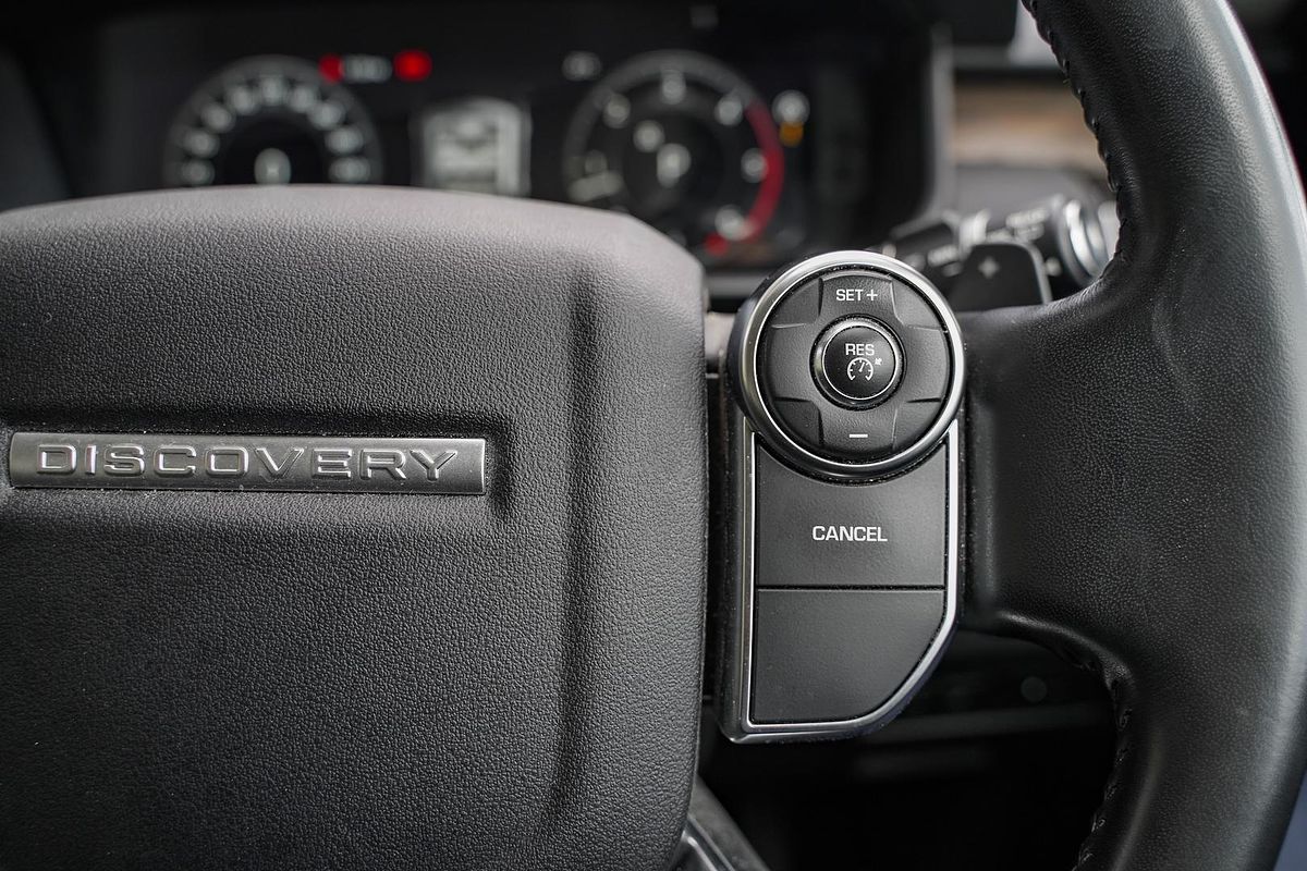 2018 Land Rover Discovery TD6 HSE Luxury Series 5