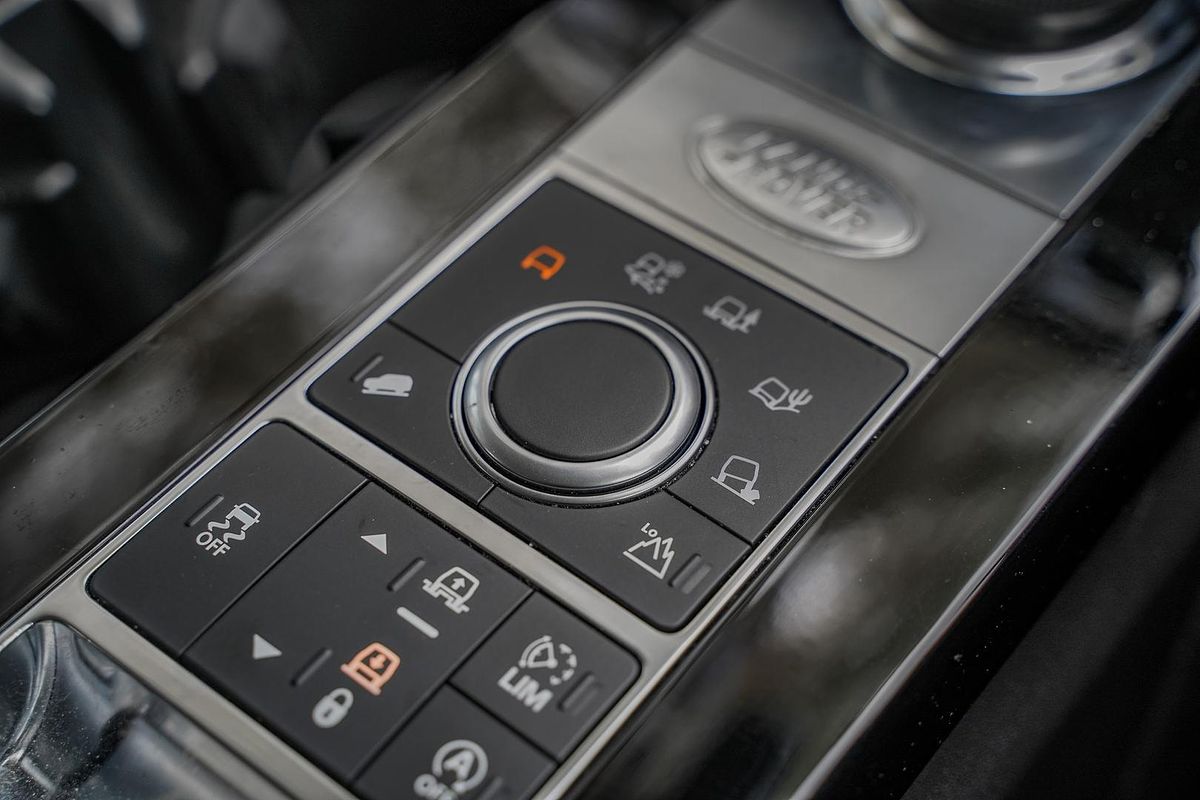 2018 Land Rover Discovery TD6 HSE Luxury Series 5