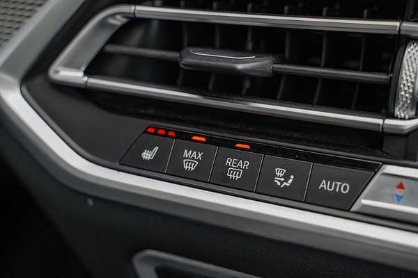 2020 BMW X5 M50i Pure G05