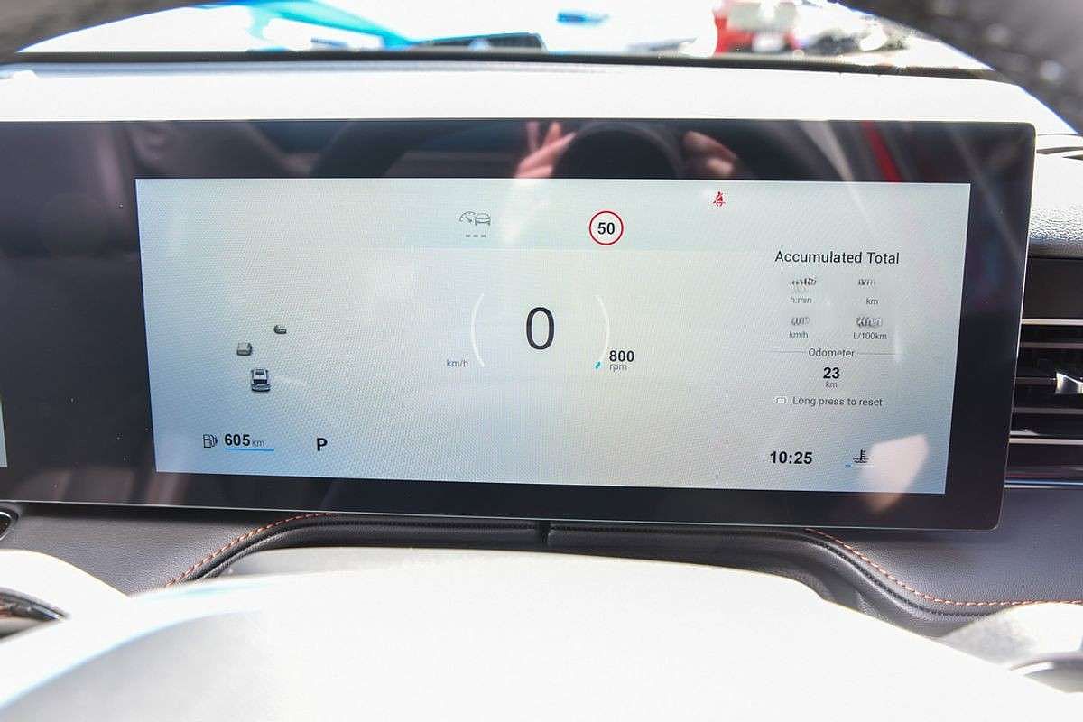 2025 MG HS Essence AS33