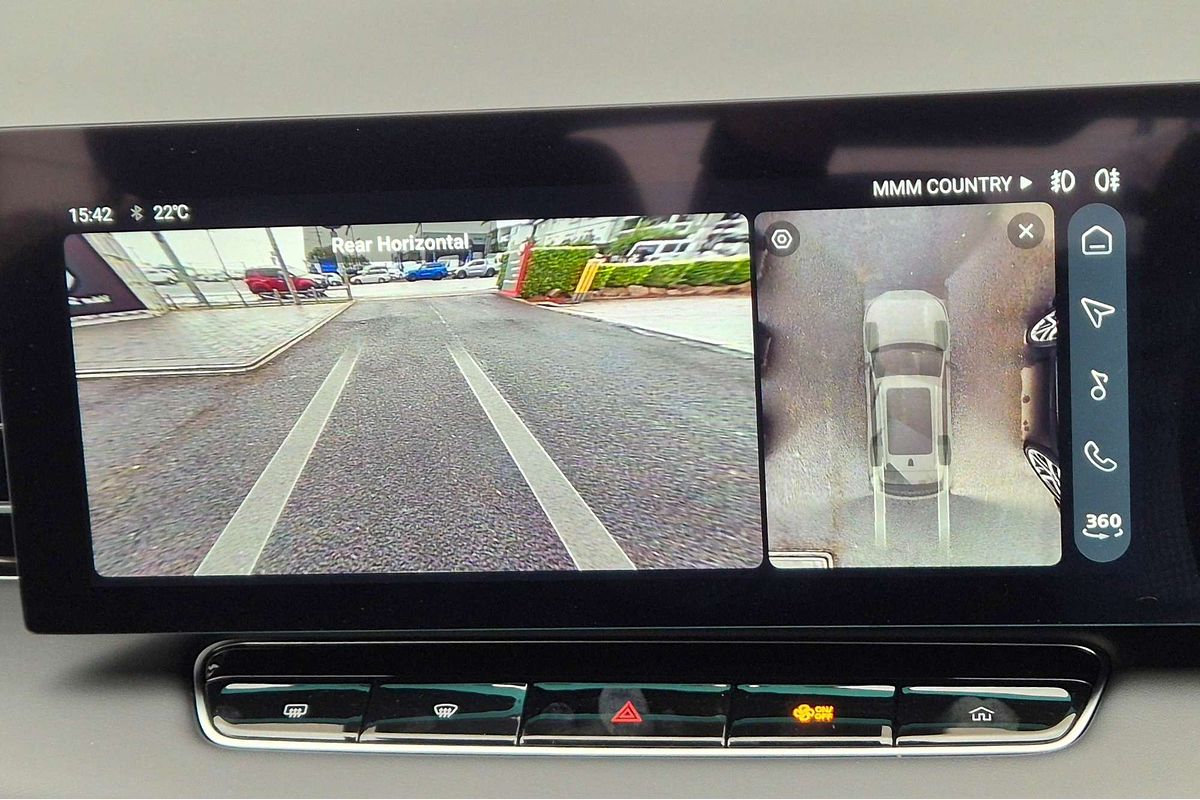 2025 MG HS Essence AS33