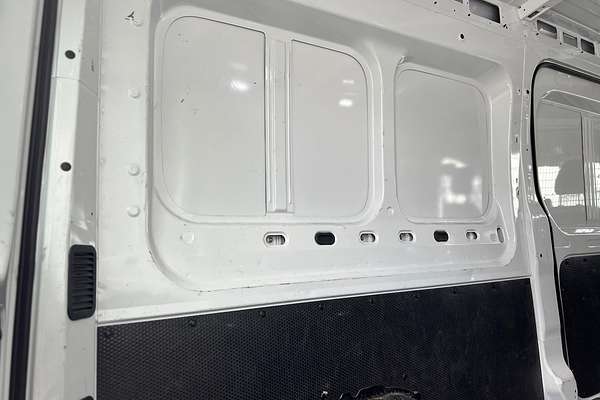 2023 LDV V80 LWB Mid Roof