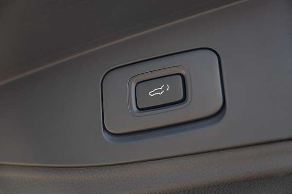 2025 Isuzu MU-X LS-T