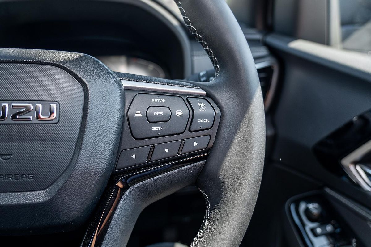 2025 Isuzu MU-X LS-T