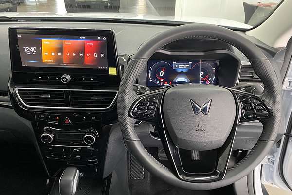 2025 Mahindra XUV3XO AX5L