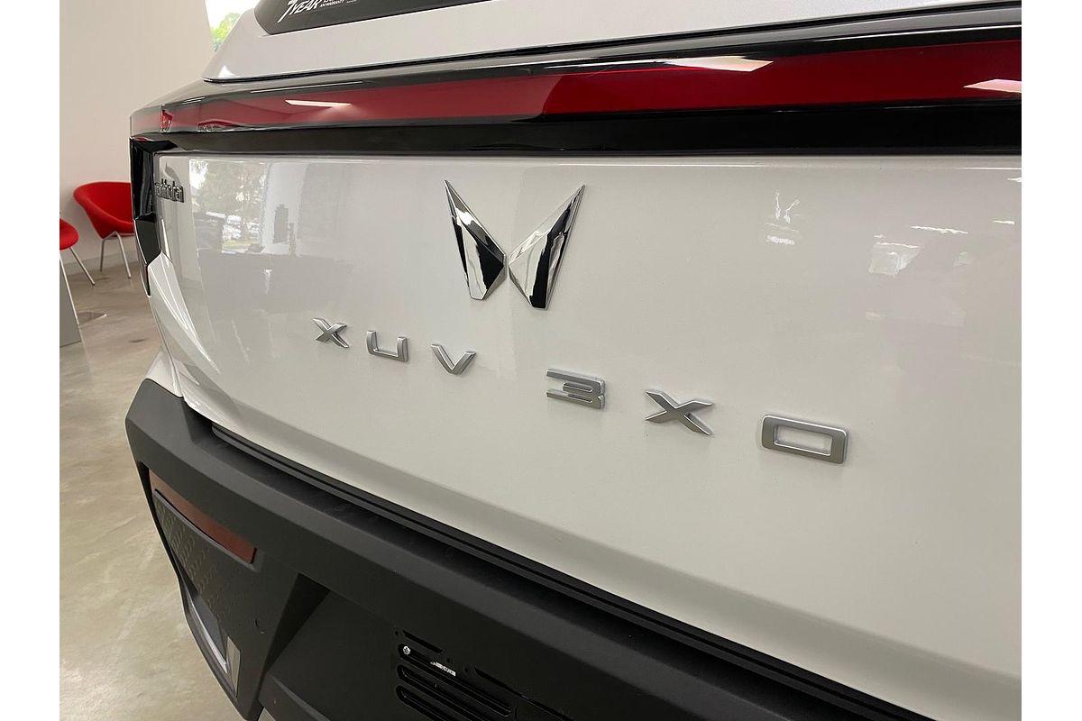 2025 Mahindra XUV3XO AX5L