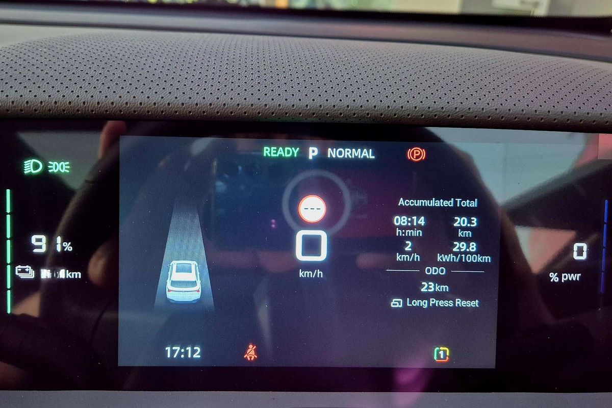 2025 MG MGS5 EV Essence 49 ZS3EM