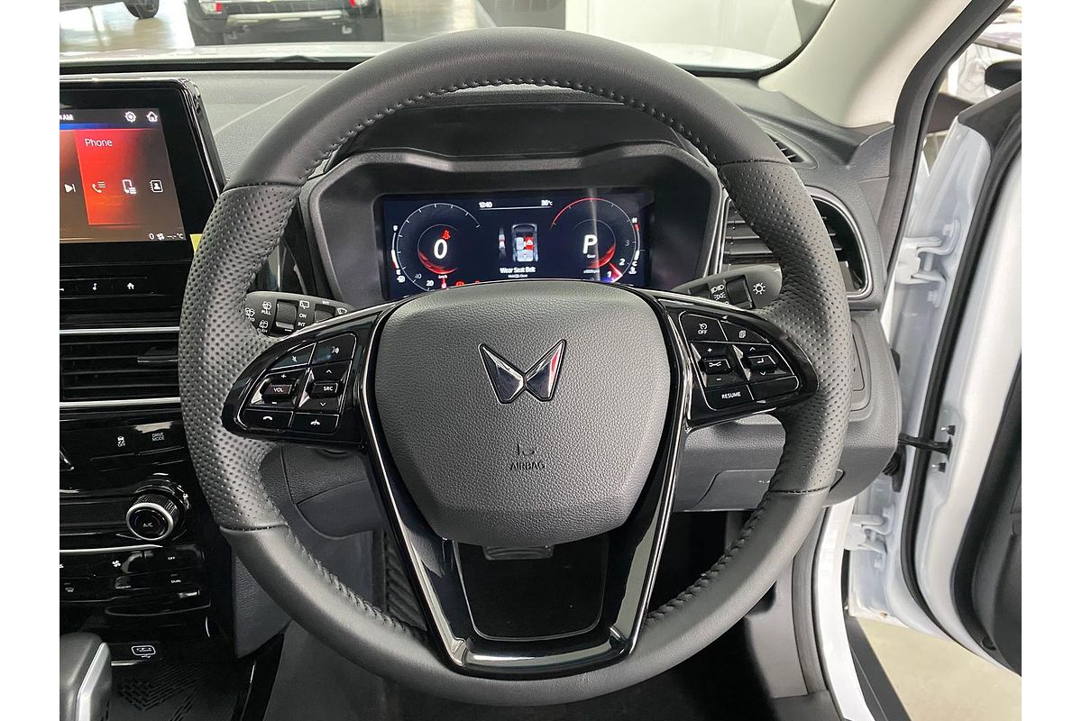 2025 Mahindra XUV3XO AX5L