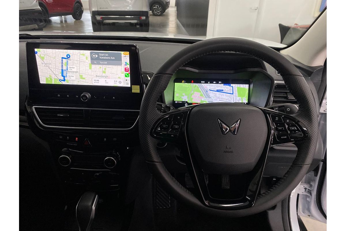 2025 Mahindra XUV3XO AX5L