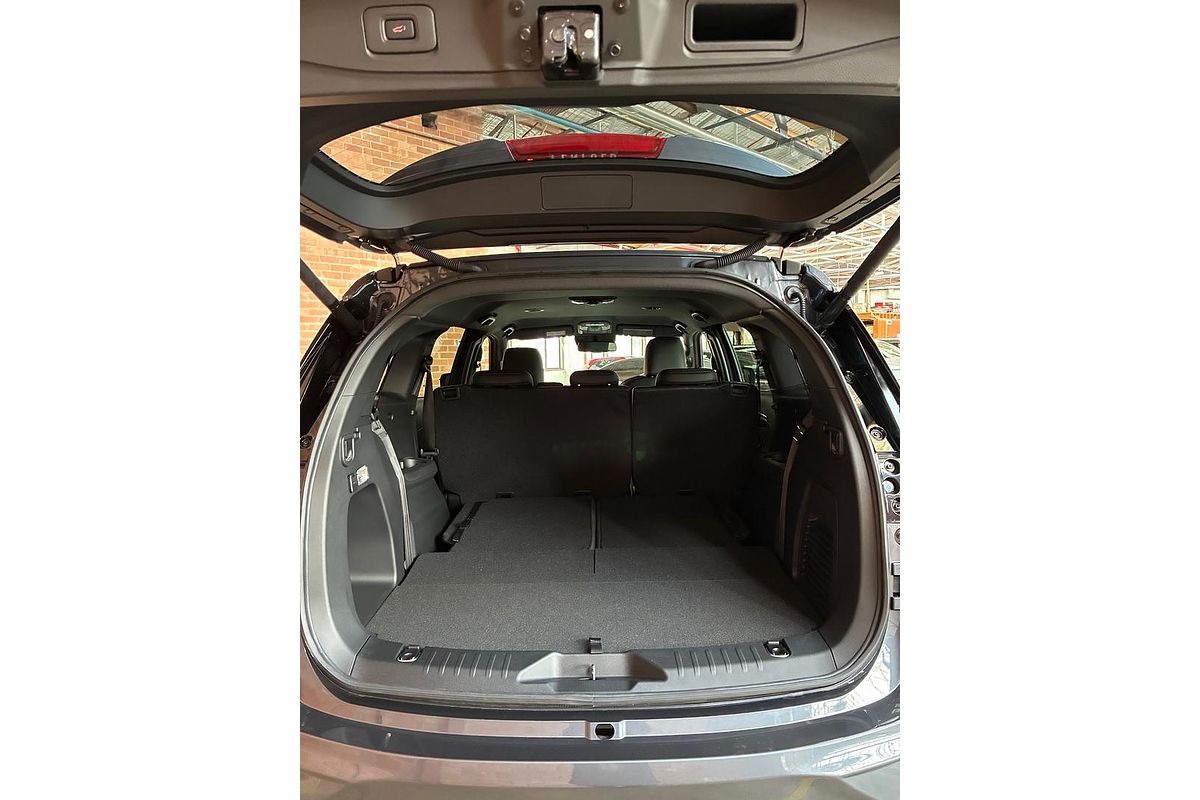 2025 Isuzu MU-X LS-T