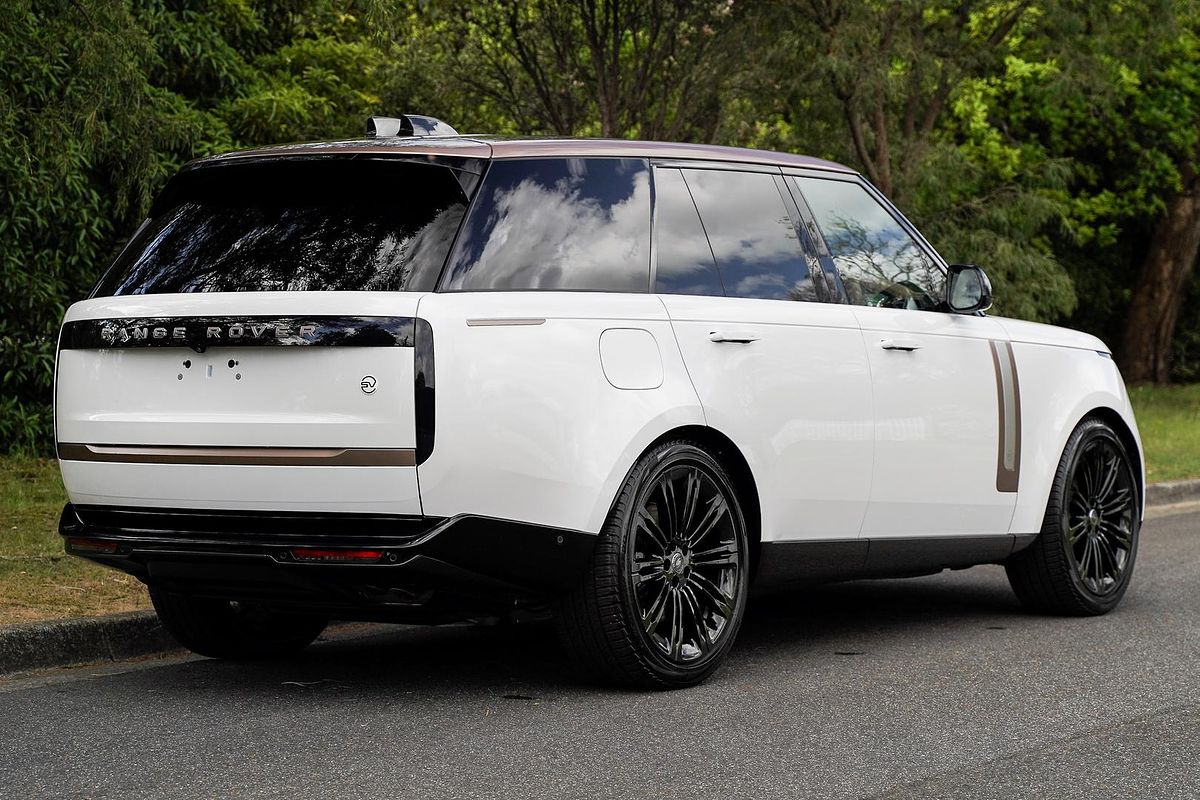 2024 Land Rover Range Rover P615 SV L460