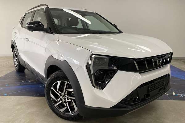 2025 Mahindra XUV3XO AX5L
