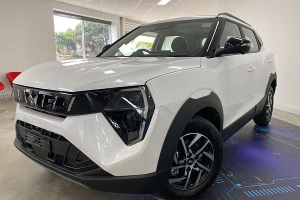 2025 Mahindra XUV3XO AX5L