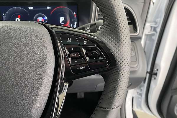 2025 Mahindra XUV3XO AX5L