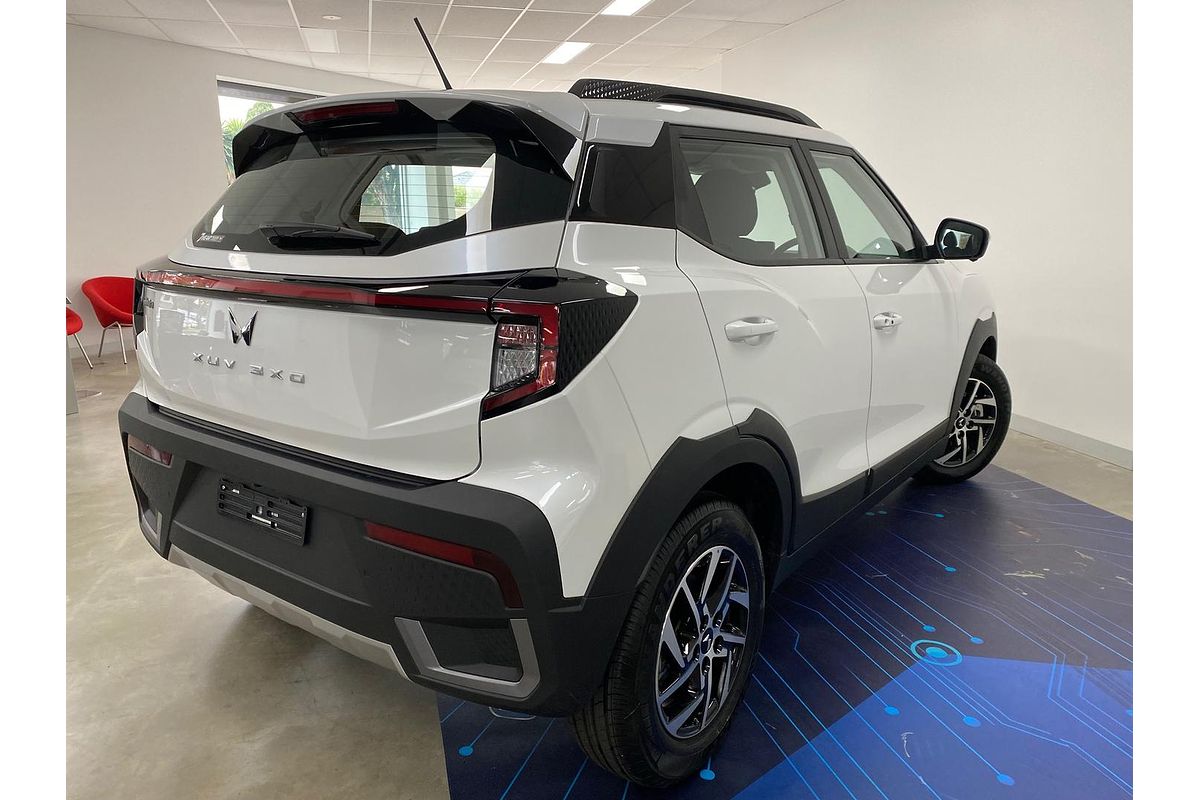 2025 Mahindra XUV3XO AX5L