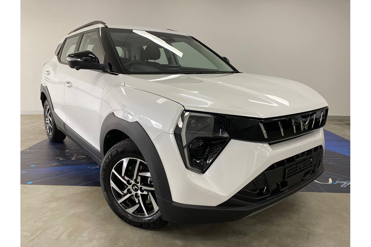 2025 Mahindra XUV3XO AX5L