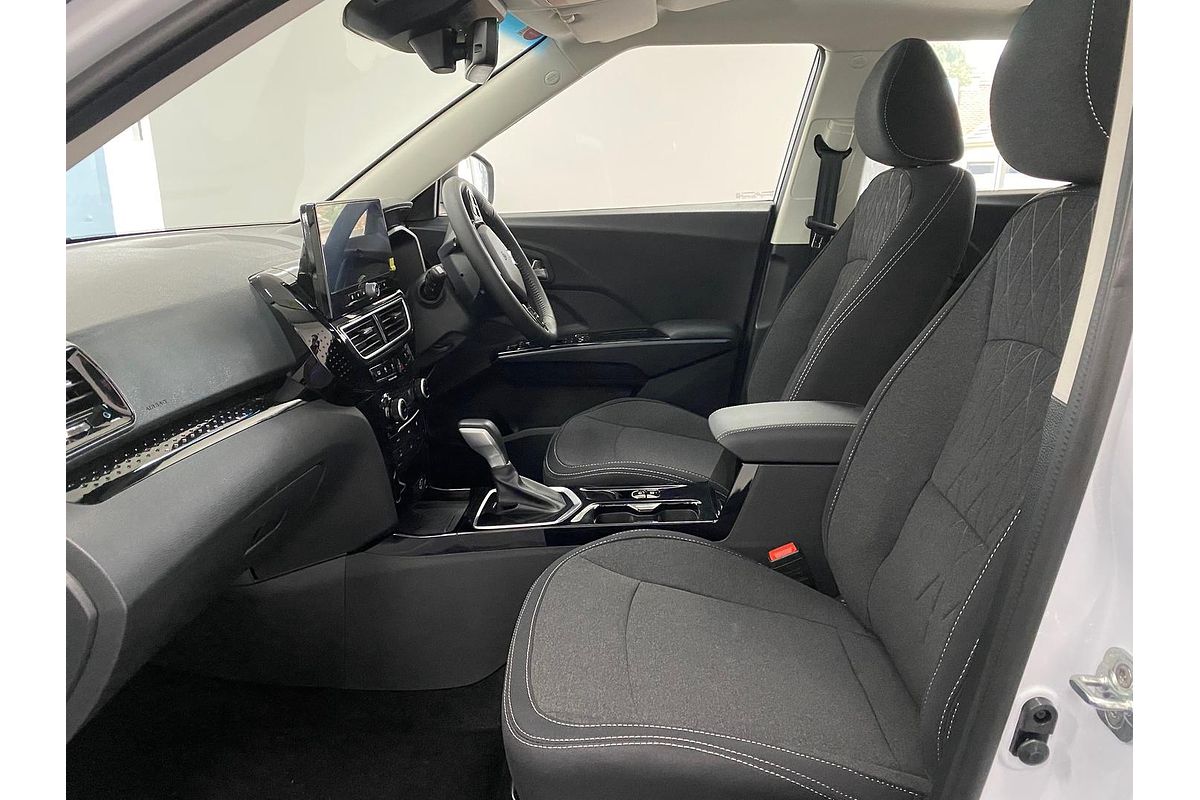2025 Mahindra XUV3XO AX5L