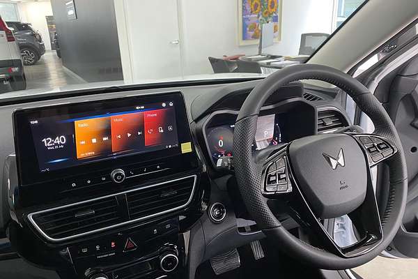 2025 Mahindra XUV3XO AX5L