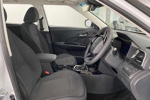 2025 Mahindra XUV3XO AX5L