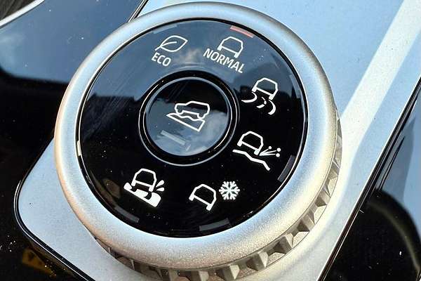 2025 Mitsubishi Outlander Exceed Tourer ZM