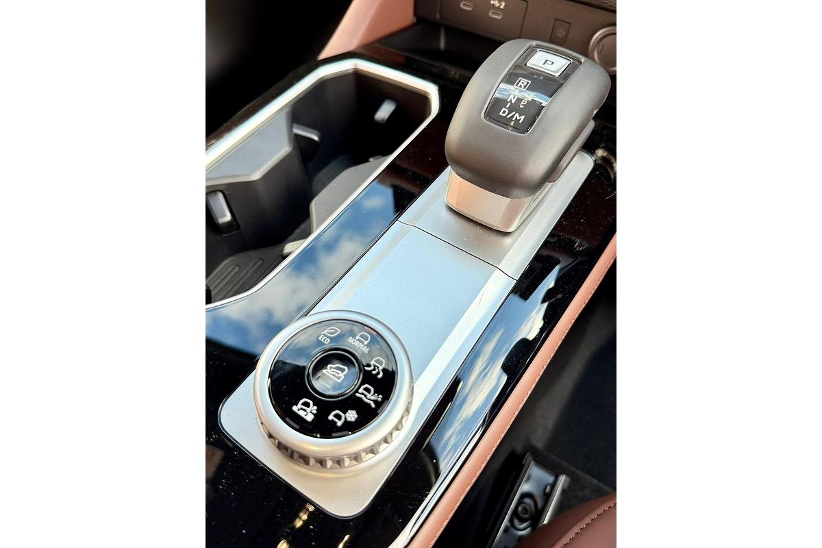 2025 Mitsubishi Outlander Exceed Tourer ZM