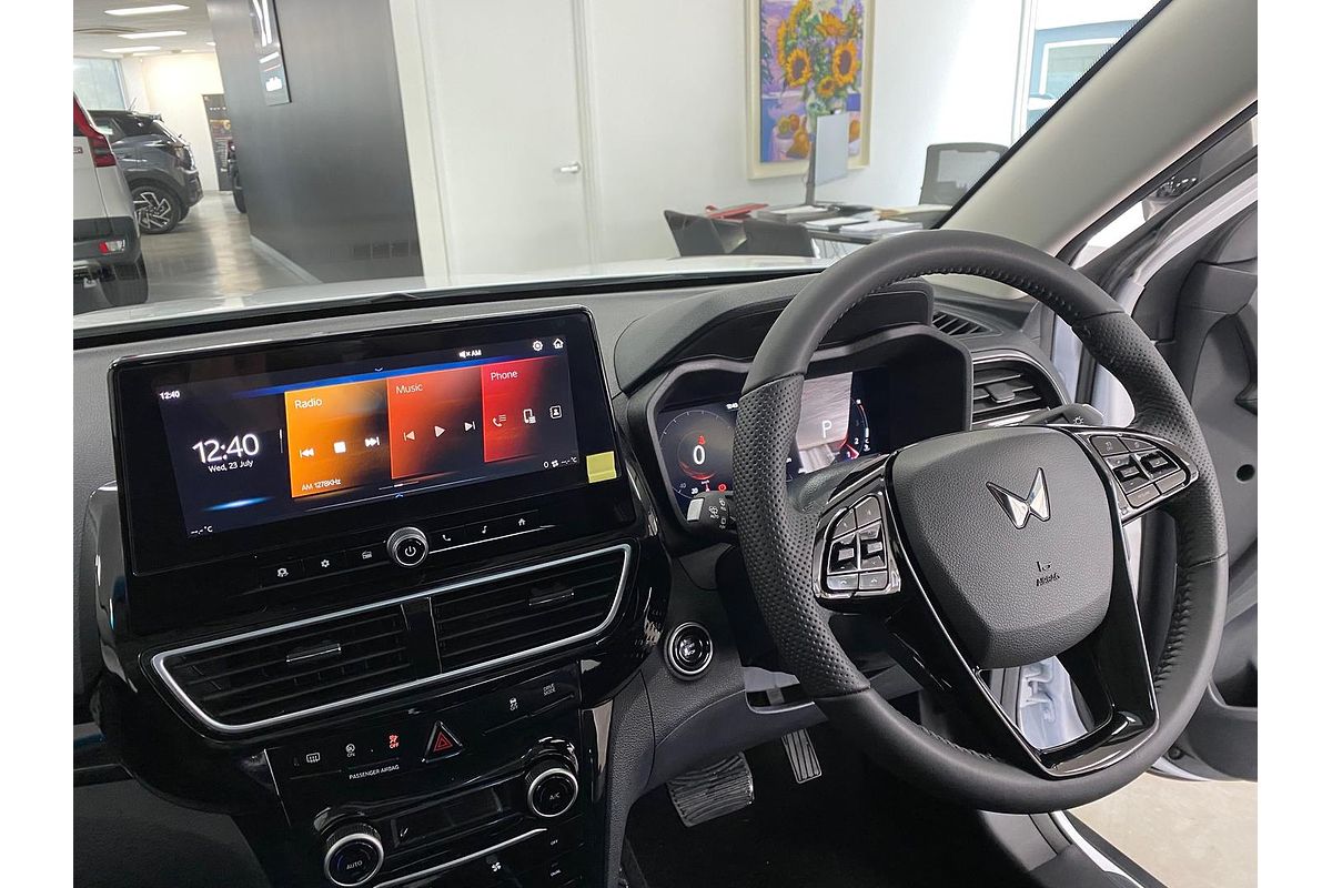 2025 Mahindra XUV3XO AX5L