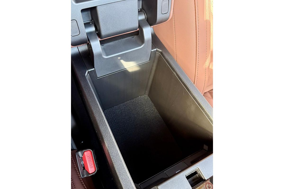 2025 Mitsubishi Outlander Exceed Tourer ZM