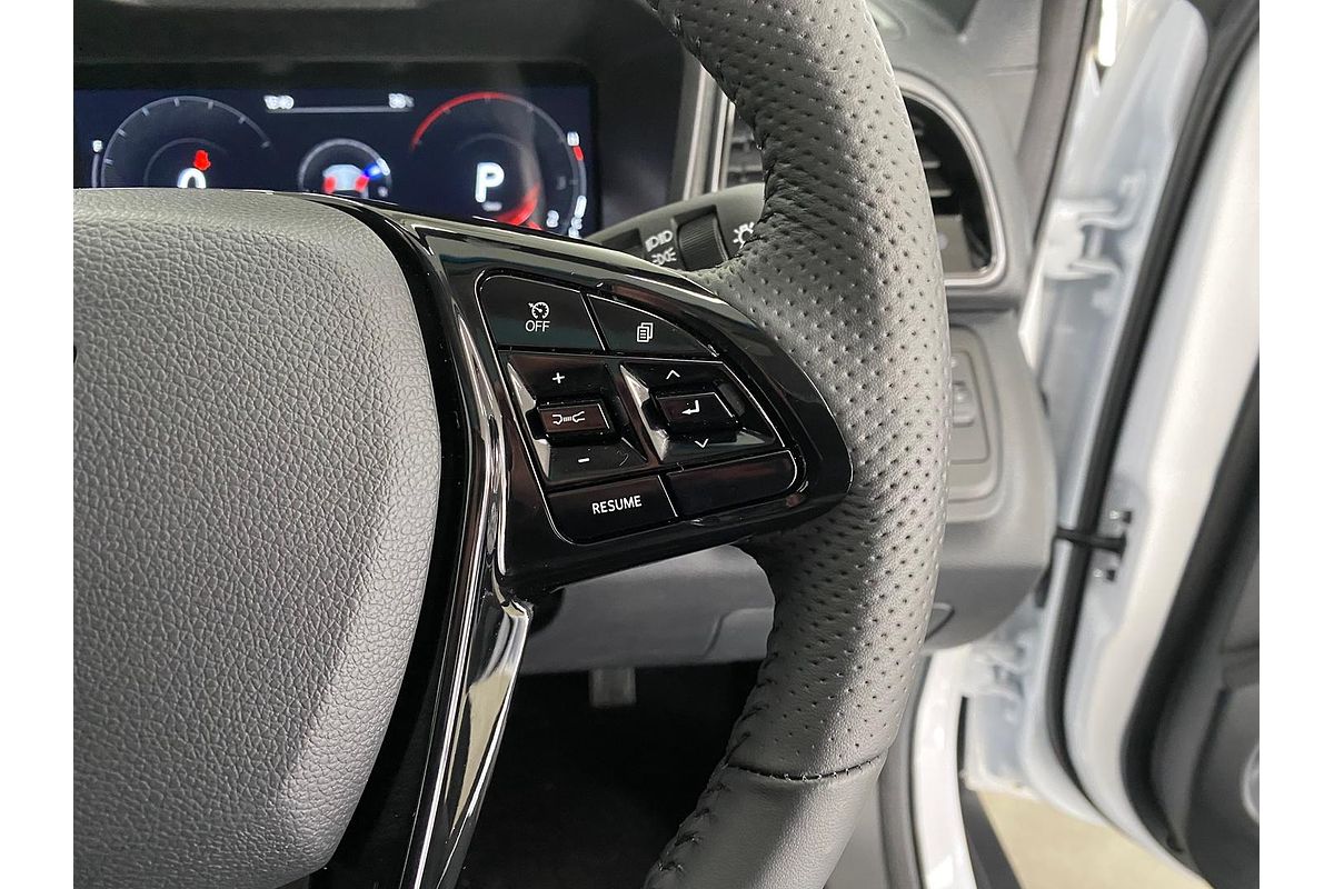 2025 Mahindra XUV3XO AX5L