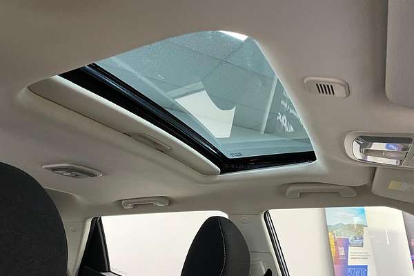 2025 Mahindra XUV3XO AX5L