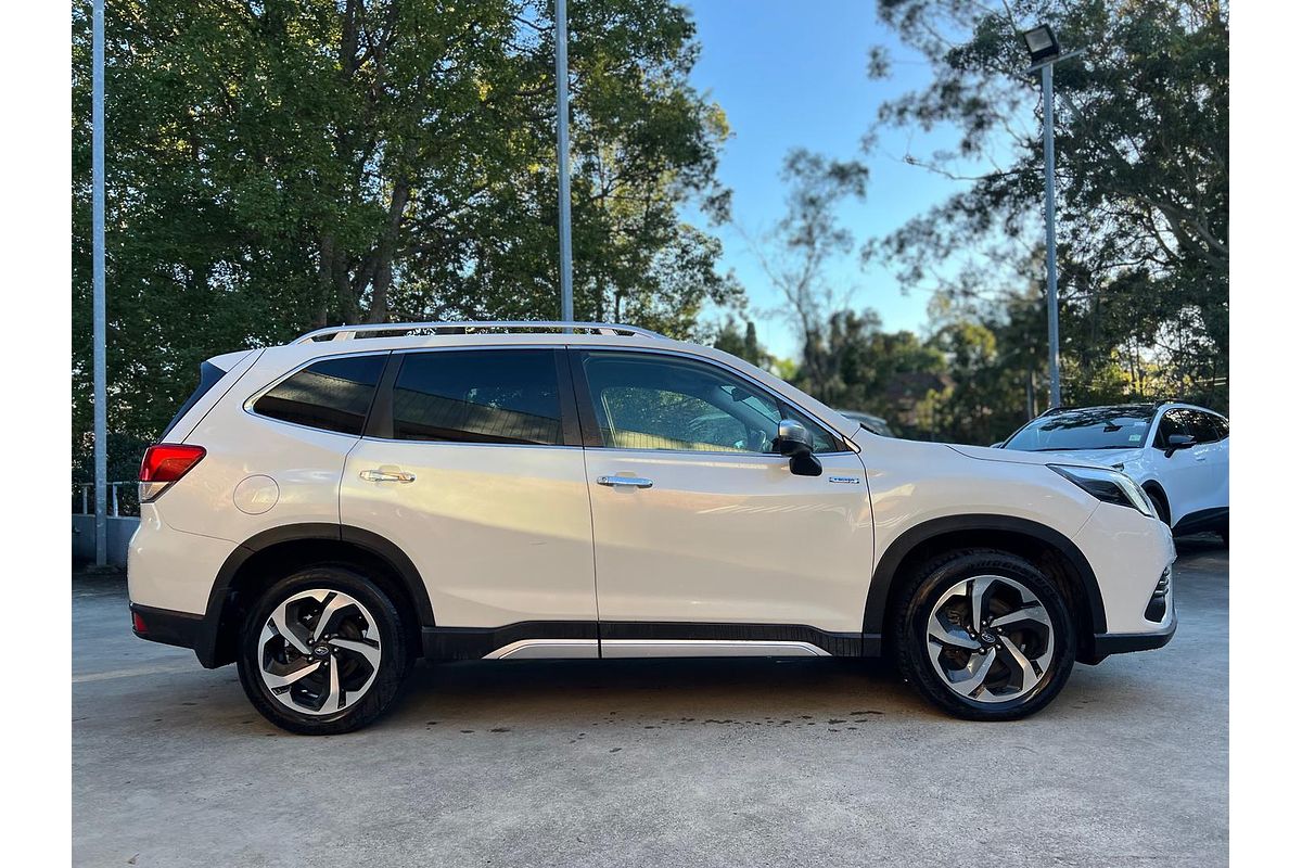 2022 Subaru Forester Hybrid S S5