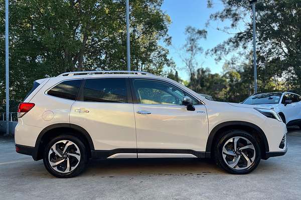 2022 Subaru Forester Hybrid S S5