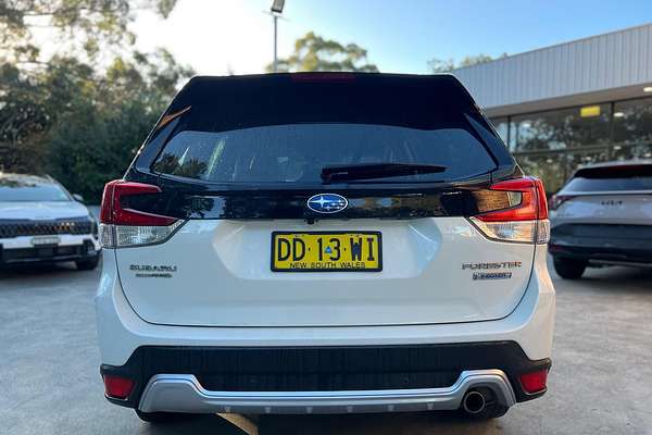 2022 Subaru Forester Hybrid S S5