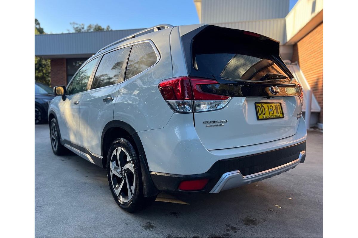 2022 Subaru Forester Hybrid S S5